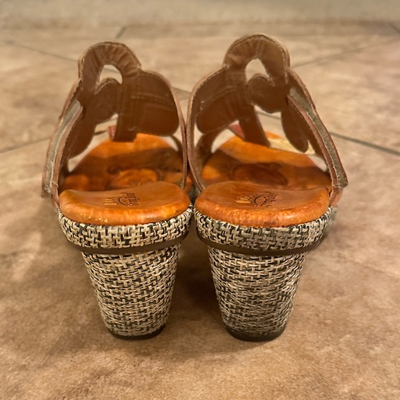 Step into the Spring Wedges - Picture 3 of 3